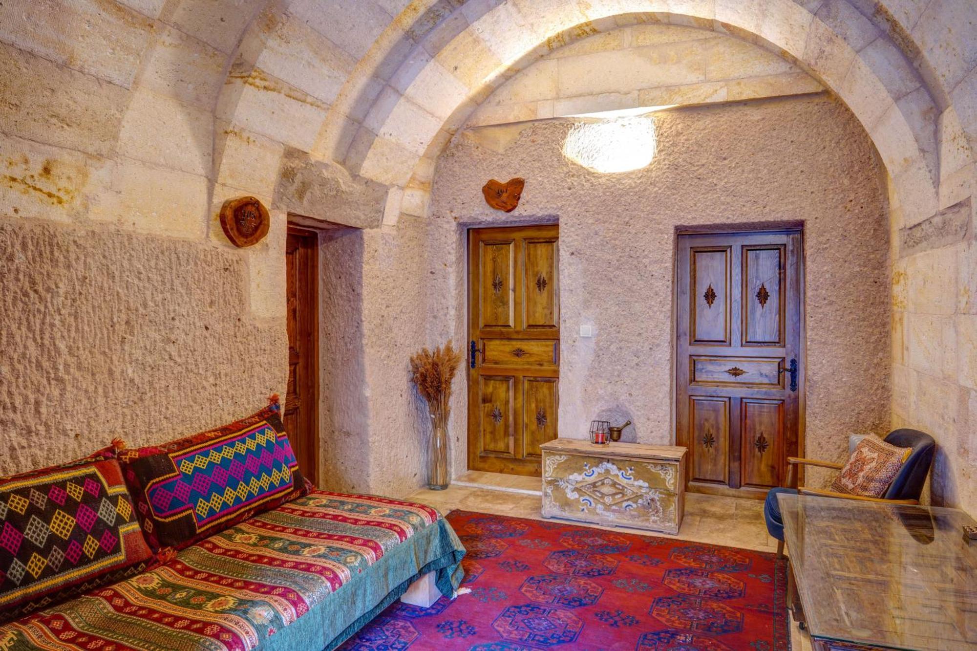 Vasil Cave Hotel Üchisar Exteriér fotografie
